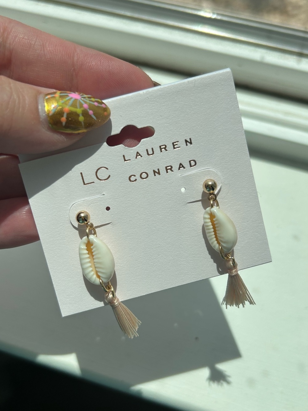 Lauren Conrad shell stud earrings nwt